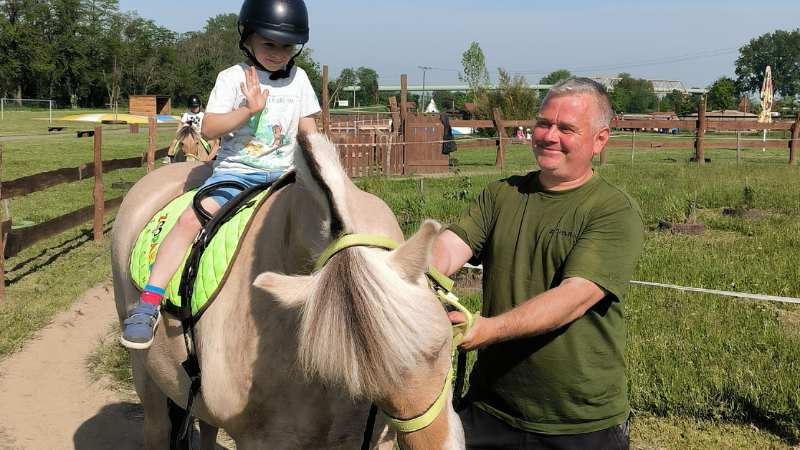 Jízdy na koních pro děti